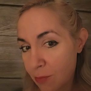 Meet your Posher, Carolyn
